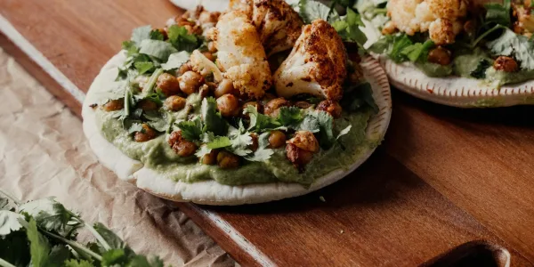 Křupavé květákové tacos s kešu-limetkovou omáčkou