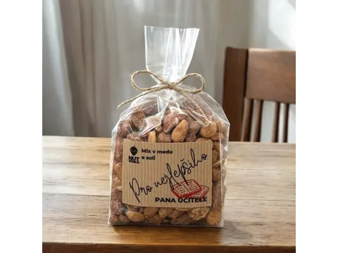 Mix ořechů v medu a soli