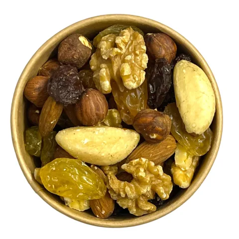 Směs ořechů a rozinek