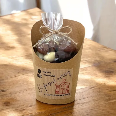 Tříbarevné mandle v čokoládě