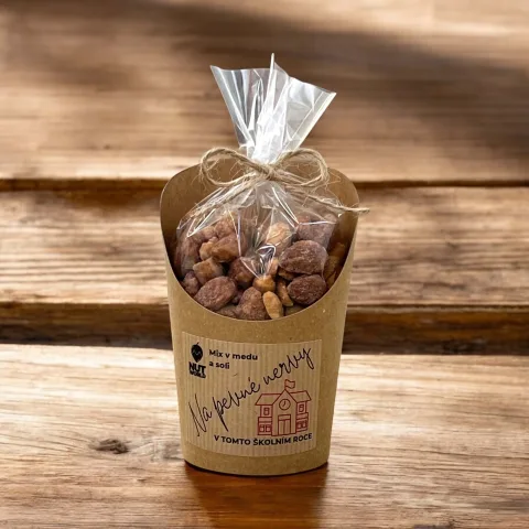 Mix ořechů v medu a soli