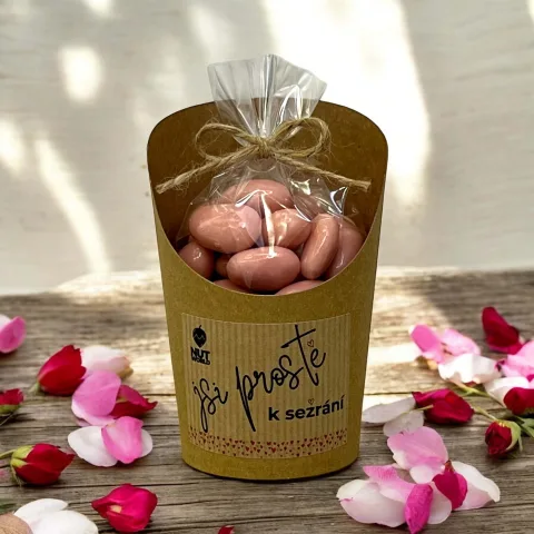 Mandle v jahodovém jogurtu