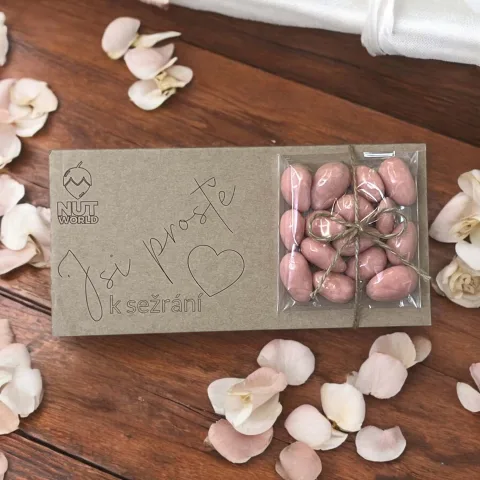 Mandle v jahodovém jogurtu — náhled 1