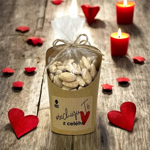 Mandle loupané pražené solené