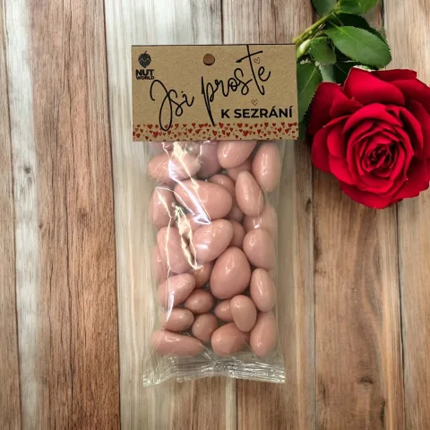 Mandle v jahodovém jogurtu