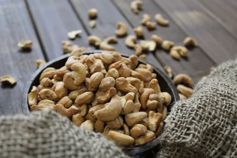 Kešu pražené solené 500 g — náhled 3