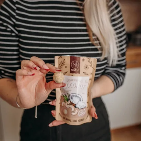 Kokosové kuličky s kešu krémem — náhled 2