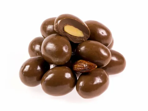 Mandle v hořké čokoládě